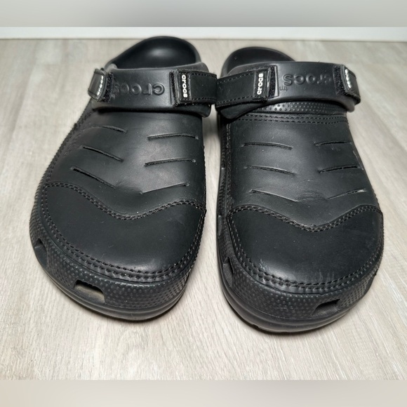 Crocs Men’s Yukon Black Glogs Sandal Sz 10 M main image 6